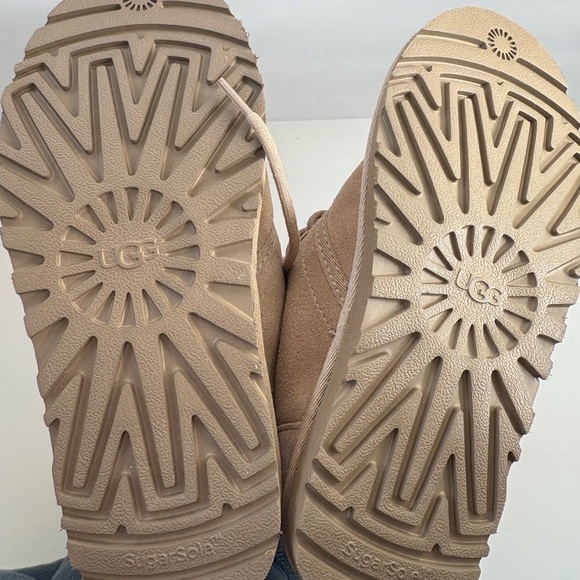 NWOT UGG Neumel Boot Size 5 Men’s/ 6.5 Women’s main image 12